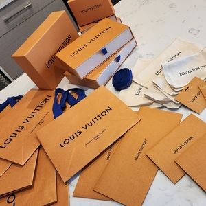 ❌️FYI❌️ LV GIFTBOXES, GIFTBAGS, DUSTBAGS, ENVELOPES